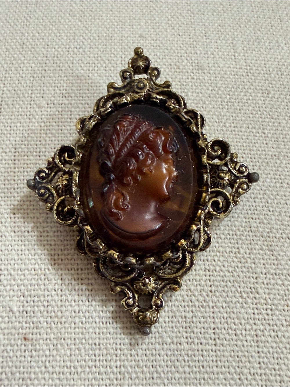 Vintage Gerry’s Brown Glass Faux Cameo Pin Brooch